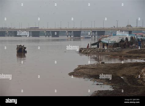  Den mystiska försvinnandet av Lahore-flodens vatten 1170:  En studie i klimatförändringar och politisk instabilitet